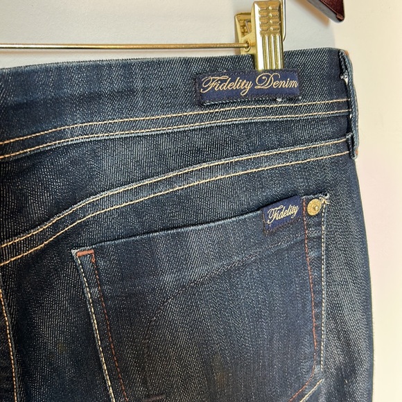 Fidelity Denim straight leg jeans from Aritzia - Picture 9 of 11